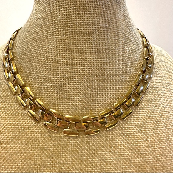 Vintage Gold Tone Collar Chain Statement Necklace, flat lay - Picture 6 of 11